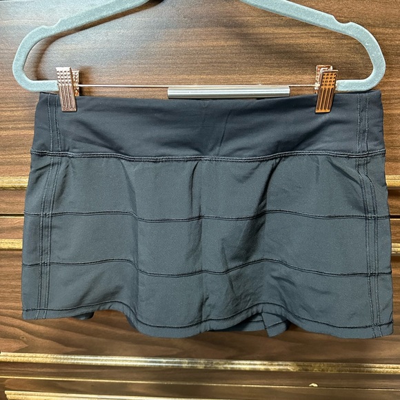 lululemon athletica Dresses & Skirts - Lululemon Pace Rival Skirt (Regular) *4-way Stretch 13" Size 8